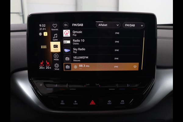 Volkswagen ID.4 Life 77 kWh | Trekhaak | Stoel & stuurverwarming | Camera | Adaptive cruise | Carplay | Navigatie | Parkeerhulp | Half leder