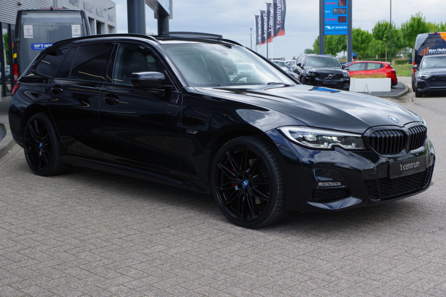 BMW 3 Serie Touring 320e High Executive M-Sport PHEV, Panoramadak, Memory, 360 Camera, Head-Up, Carplay
