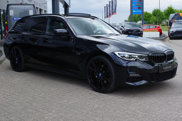 BMW 3 Serie Touring 320e High Executive M-Sport PHEV, Panoramadak, Memory, 360 Camera, Head-Up, Carplay