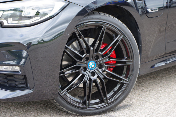 BMW 3 Serie Touring 320e High Executive M-Sport PHEV, Panoramadak, Memory, 360 Camera, Head-Up, Carplay