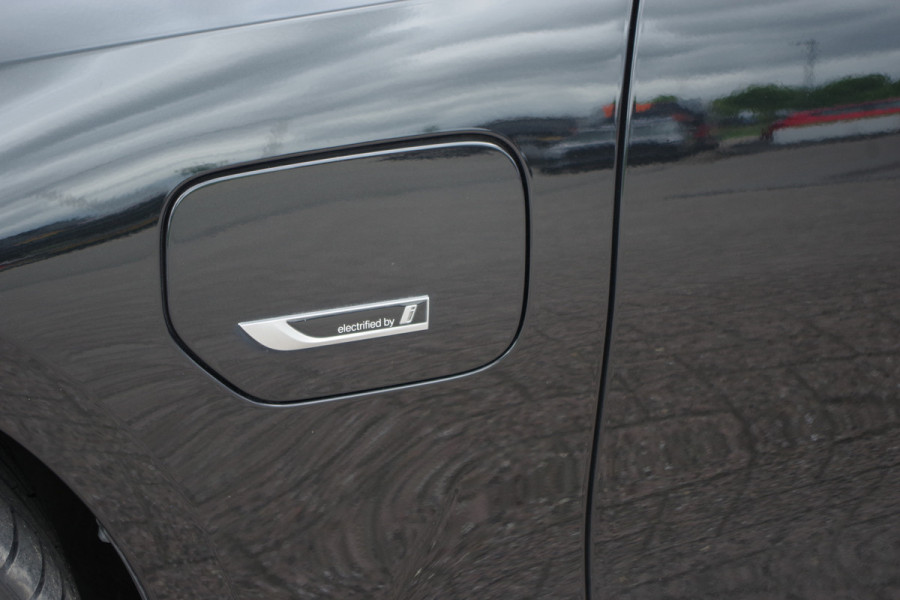 BMW 3 Serie Touring 320e High Executive M-Sport PHEV, Panoramadak, Memory, 360 Camera, Head-Up, Carplay
