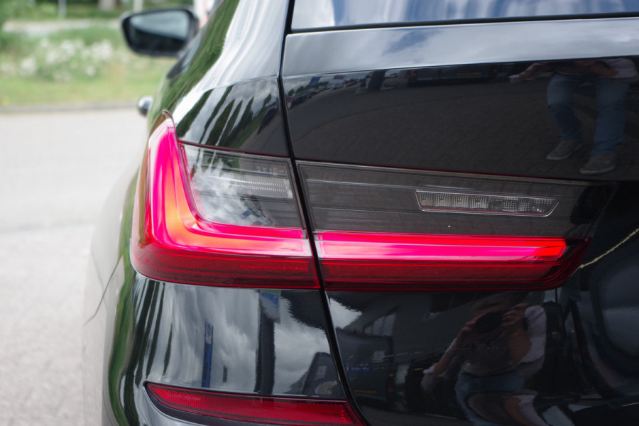 BMW 3 Serie Touring 320e High Executive M-Sport PHEV, Panoramadak, Memory, 360 Camera, Head-Up, Carplay