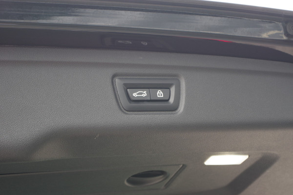 BMW 3 Serie Touring 320e High Executive M-Sport PHEV, Panoramadak, Memory, 360 Camera, Head-Up, Carplay