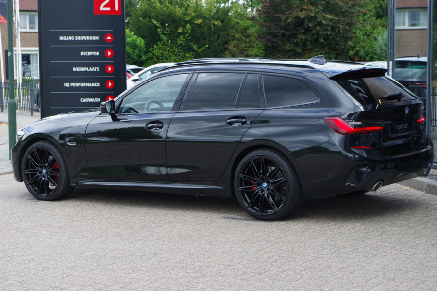 BMW 3 Serie Touring 320e High Executive M-Sport PHEV, Panoramadak, Memory, 360 Camera, Head-Up, Carplay