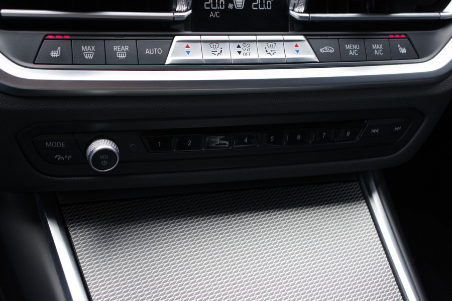 BMW 3 Serie Touring 320e High Executive M-Sport PHEV, Panoramadak, Memory, 360 Camera, Head-Up, Carplay
