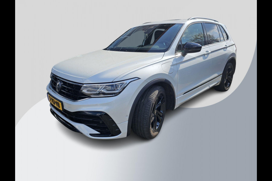Volkswagen Tiguan 1.4 TSI eHybrid R-Line Business+ 245pk PHEV | Trekhaak | Panorama dak | Adaptieve Cruise | Achteruitrijcamera | Stoelverwarming | Virtuele cockpit | 1.800kg Trekgewicht !