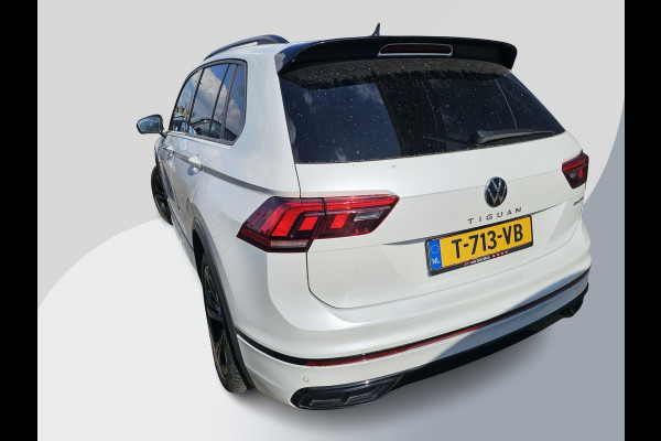 Volkswagen Tiguan 1.4 TSI eHybrid R-Line Business+ 245pk PHEV | Trekhaak | Panorama dak | Adaptieve Cruise | Achteruitrijcamera | Stoelverwarming | Virtuele cockpit | 1.800kg Trekgewicht !