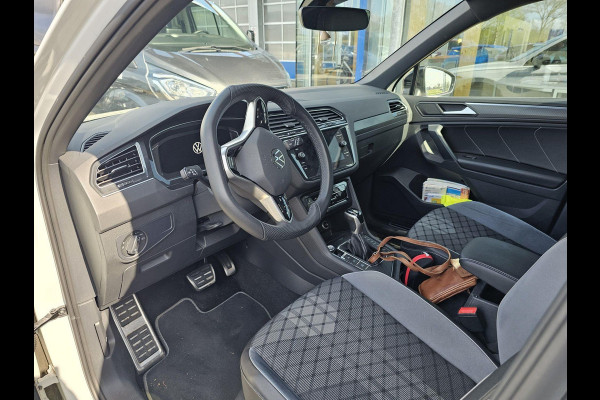 Volkswagen Tiguan 1.4 TSI eHybrid R-Line Business+ 245pk PHEV | Trekhaak | Panorama dak | Adaptieve Cruise | Achteruitrijcamera | Stoelverwarming | Virtuele cockpit | 1.800kg Trekgewicht !