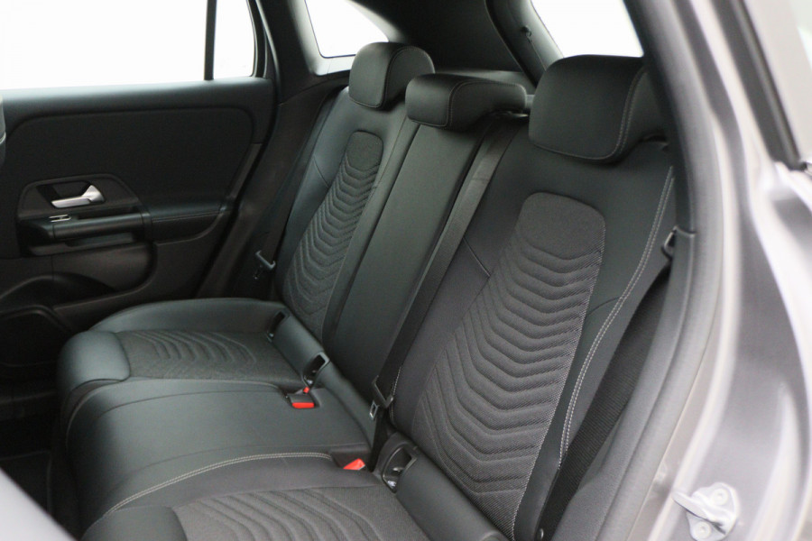 Mercedes-Benz GLA 250 e Business Solution Luxury Limited LED, Virtual Cockpit, Camera, Navigatie, Lane Assist, DAB