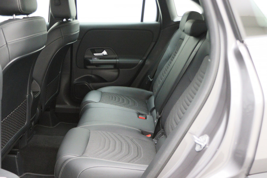 Mercedes-Benz GLA 250 e Business Solution Luxury Limited LED, Virtual Cockpit, Camera, Navigatie, Lane Assist, DAB