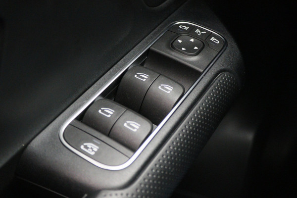 Mercedes-Benz GLA 250 e Business Solution Luxury Limited LED, Virtual Cockpit, Camera, Navigatie, Lane Assist, DAB