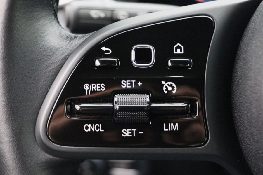 Mercedes-Benz GLA 250 e Business Solution Luxury Limited LED, Virtual Cockpit, Camera, Navigatie, Lane Assist, DAB