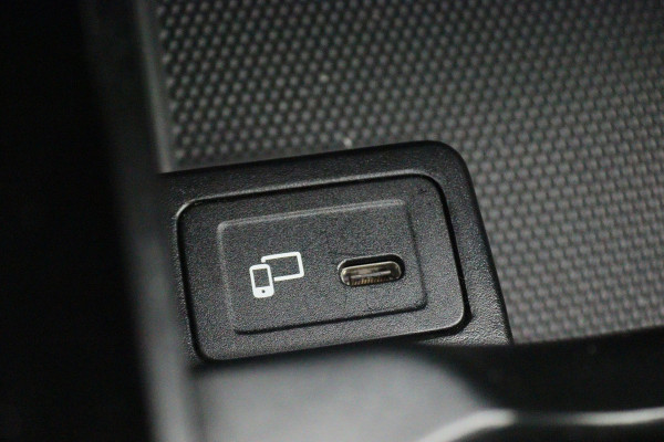 Mercedes-Benz GLA 250 e Business Solution Luxury Limited LED, Virtual Cockpit, Camera, Navigatie, Lane Assist, DAB