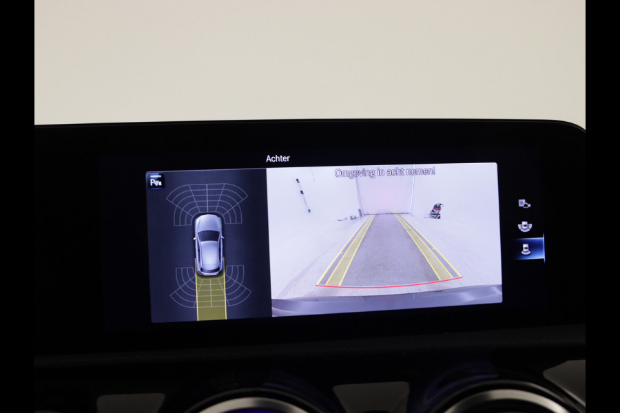 Mercedes-Benz A-Klasse 180 AMG Line | Achteruitrijcamera | Nightpakket | Sfeerverlichting | Stoelverwarming | inclusief 24 maanden MB Certified garantie voor europa