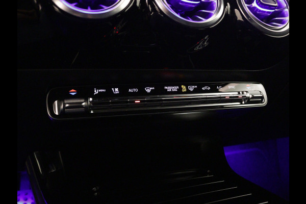 Mercedes-Benz A-Klasse 180 AMG Line | Achteruitrijcamera | Nightpakket | Sfeerverlichting | Stoelverwarming | inclusief 24 maanden MB Certified garantie voor europa
