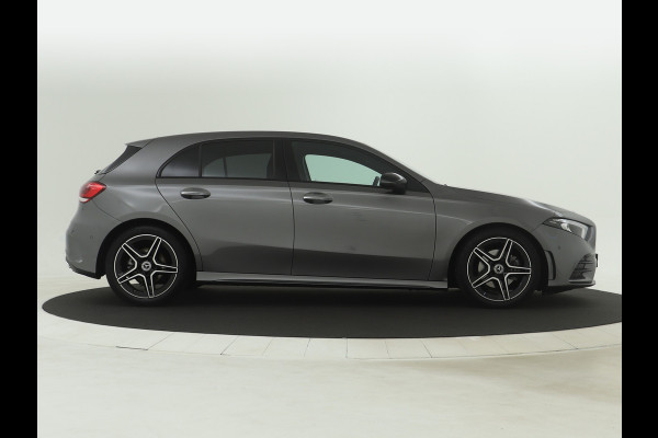 Mercedes-Benz A-Klasse 180 AMG Line | Achteruitrijcamera | Nightpakket | Sfeerverlichting | Stoelverwarming | inclusief 24 maanden MB Certified garantie voor europa
