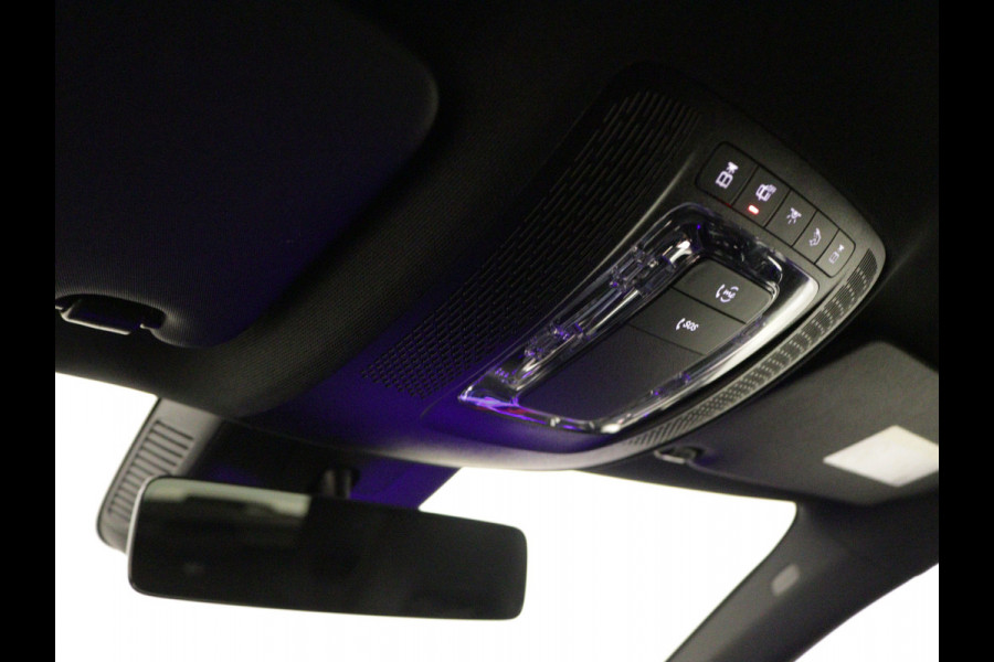 Mercedes-Benz A-Klasse 180 AMG Line | Achteruitrijcamera | Nightpakket | Sfeerverlichting | Stoelverwarming | inclusief 24 maanden MB Certified garantie voor europa