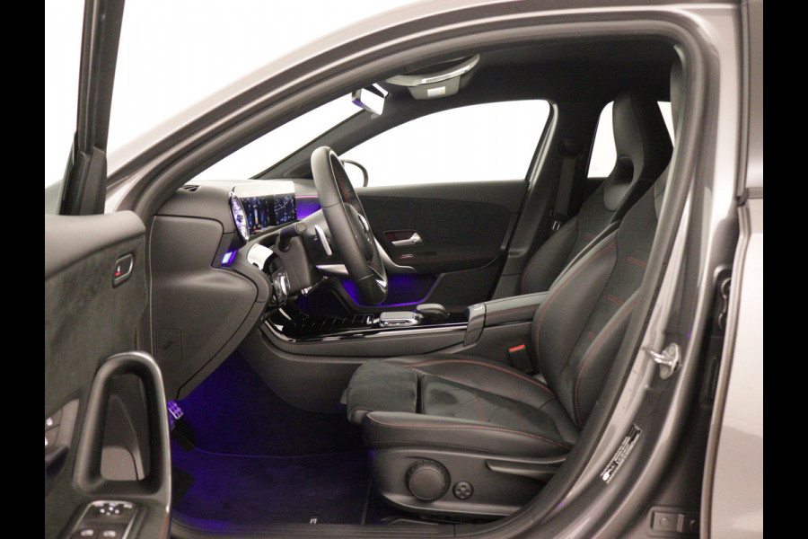 Mercedes-Benz A-Klasse 180 AMG Line | Achteruitrijcamera | Nightpakket | Sfeerverlichting | Stoelverwarming | inclusief 24 maanden MB Certified garantie voor europa