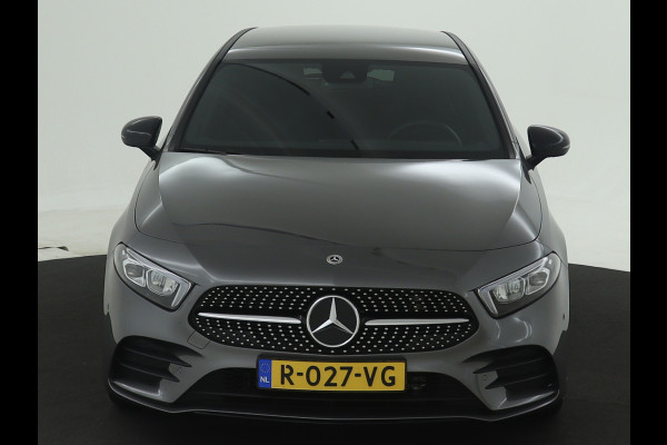 Mercedes-Benz A-Klasse 180 AMG Line | Achteruitrijcamera | Nightpakket | Sfeerverlichting | Stoelverwarming | inclusief 24 maanden MB Certified garantie voor europa