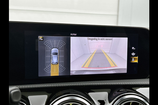 Mercedes-Benz A-Klasse 180 AMG Line | Achteruitrijcamera | Nightpakket | Sfeerverlichting | Stoelverwarming | inclusief 24 maanden MB Certified garantie voor europa