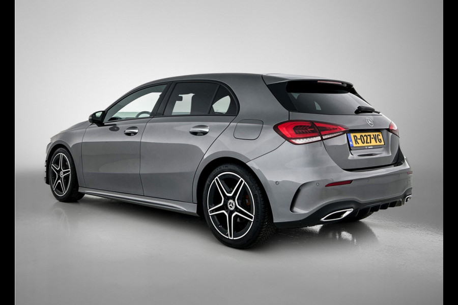 Mercedes-Benz A-Klasse 180 AMG Line | Achteruitrijcamera | Nightpakket | Sfeerverlichting | Stoelverwarming | inclusief 24 maanden MB Certified garantie voor europa