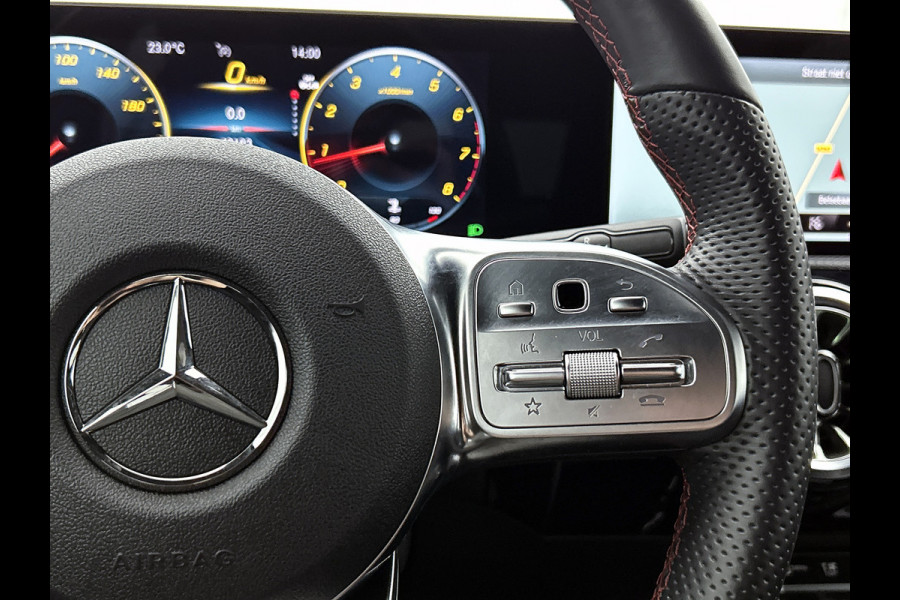 Mercedes-Benz A-Klasse 180 AMG Line | Achteruitrijcamera | Nightpakket | Sfeerverlichting | Stoelverwarming | inclusief 24 maanden MB Certified garantie voor europa