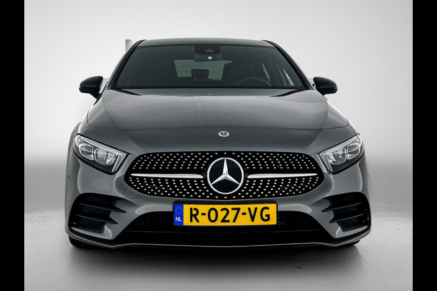 Mercedes-Benz A-Klasse 180 AMG Line | Achteruitrijcamera | Nightpakket | Sfeerverlichting | Stoelverwarming | inclusief 24 maanden MB Certified garantie voor europa