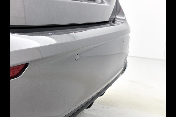 Mercedes-Benz A-Klasse 180 AMG Line | Achteruitrijcamera | Nightpakket | Sfeerverlichting | Stoelverwarming | inclusief 24 maanden MB Certified garantie voor europa