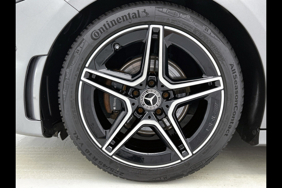 Mercedes-Benz A-Klasse 180 AMG Line | Achteruitrijcamera | Nightpakket | Sfeerverlichting | Stoelverwarming | inclusief 24 maanden MB Certified garantie voor europa