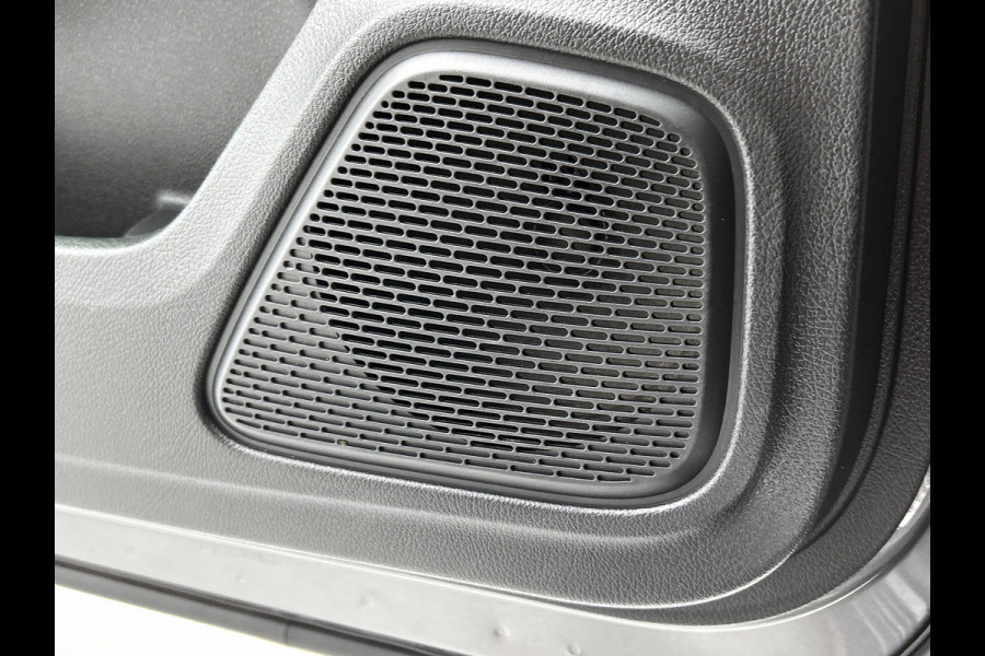 Mercedes-Benz A-Klasse 180 AMG Line | Achteruitrijcamera | Nightpakket | Sfeerverlichting | Stoelverwarming | inclusief 24 maanden MB Certified garantie voor europa