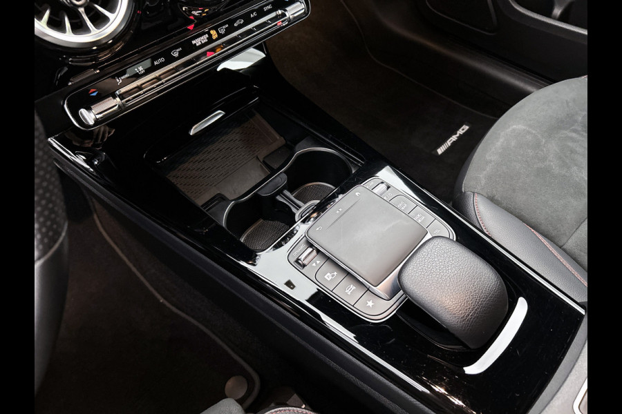 Mercedes-Benz A-Klasse 180 AMG Line | Achteruitrijcamera | Nightpakket | Sfeerverlichting | Stoelverwarming | inclusief 24 maanden MB Certified garantie voor europa