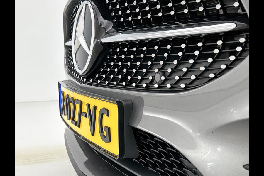 Mercedes-Benz A-Klasse 180 AMG Line | Achteruitrijcamera | Nightpakket | Sfeerverlichting | Stoelverwarming | inclusief 24 maanden MB Certified garantie voor europa
