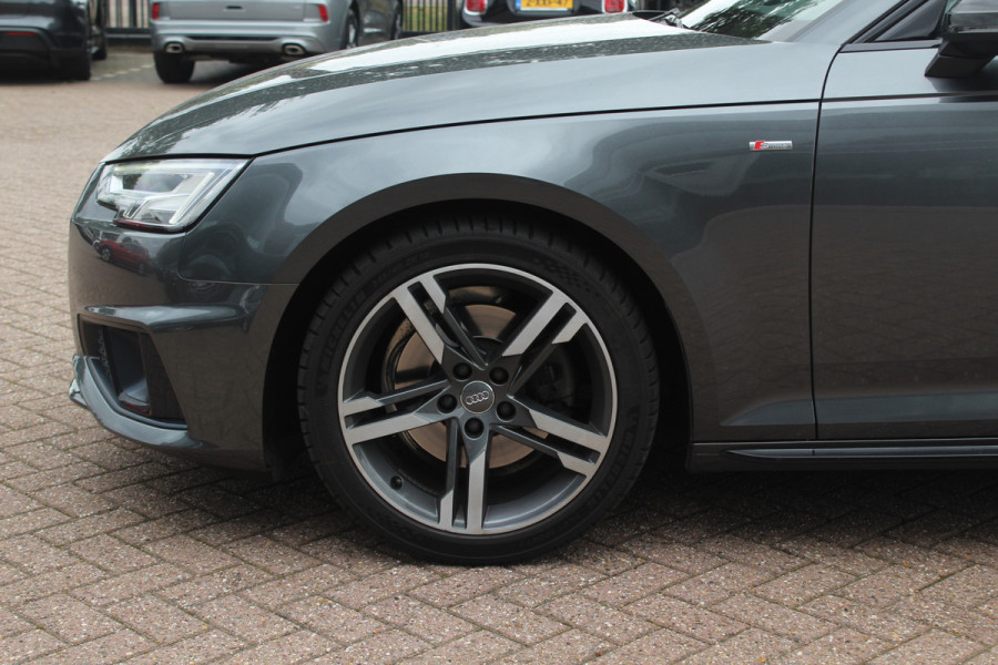 Audi A4 Avant 40 TFSI 191pk Sport S line black edition / Leder / Navigatie / Parkeerhulp V+A / 18'' / LED Koplampen / Getint glas / Cruise Control