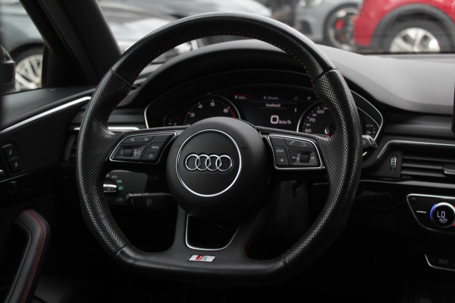 Audi A4 Avant 40 TFSI 191pk Sport S line black edition / Leder / Navigatie / Parkeerhulp V+A / 18'' / LED Koplampen / Getint glas / Cruise Control
