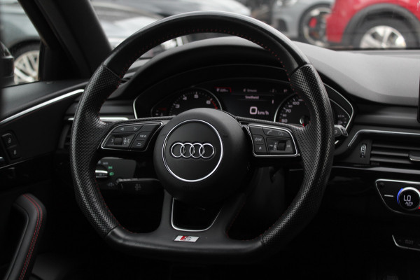 Audi A4 Avant 40 TFSI 191pk Sport S line black edition / Leder / Navigatie / Parkeerhulp V+A / 18'' / LED Koplampen / Getint glas / Cruise Control