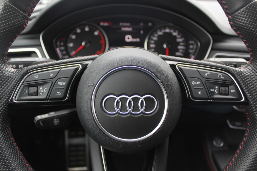Audi A4 Avant 40 TFSI 191pk Sport S line black edition / Leder / Navigatie / Parkeerhulp V+A / 18'' / LED Koplampen / Getint glas / Cruise Control