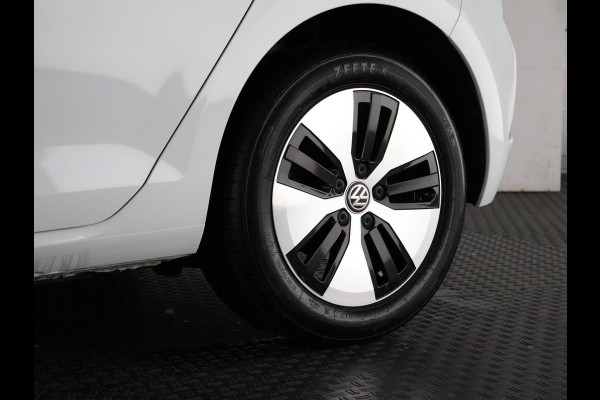 Volkswagen e-Golf FULL ELECTRIC.136 PK.WARMTEPOMP. ACCUTEST 90 %!! 1e EIG.100% ONDERHOUDEN!!! DIGITAAL DASHBOARD. ALS NIEUW TOT 2 JAAR GARANTIE *