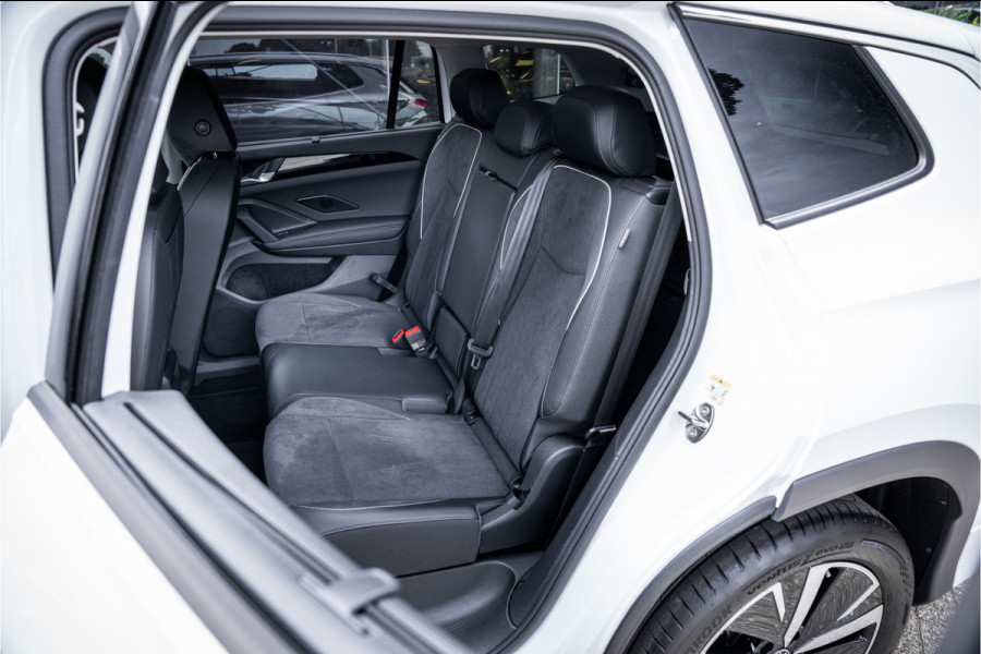 Volkswagen Tayron 1.5 eTSI Elegance 7p. ** Trekhaak ** 19inch **