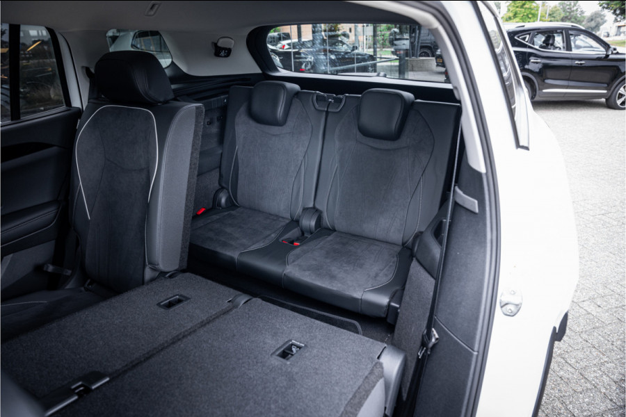 Volkswagen Tayron 1.5 eTSI Elegance 7p. ** Trekhaak ** 19inch **