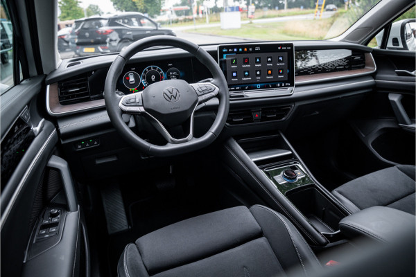 Volkswagen Tayron 1.5 eTSI Elegance 7p. ** Trekhaak ** 19inch **