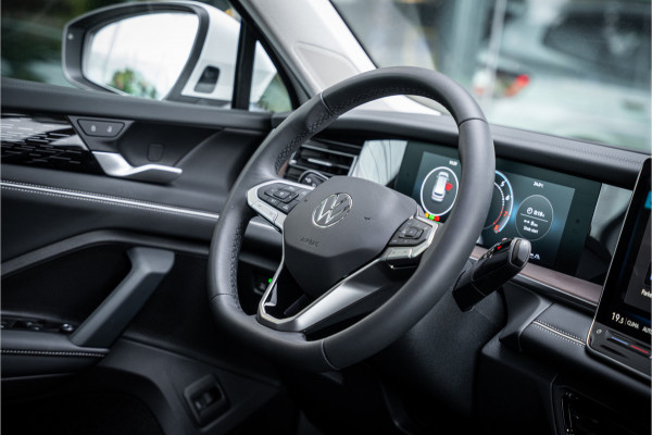 Volkswagen Tayron 1.5 eTSI Elegance 7p. ** Trekhaak ** 19inch **