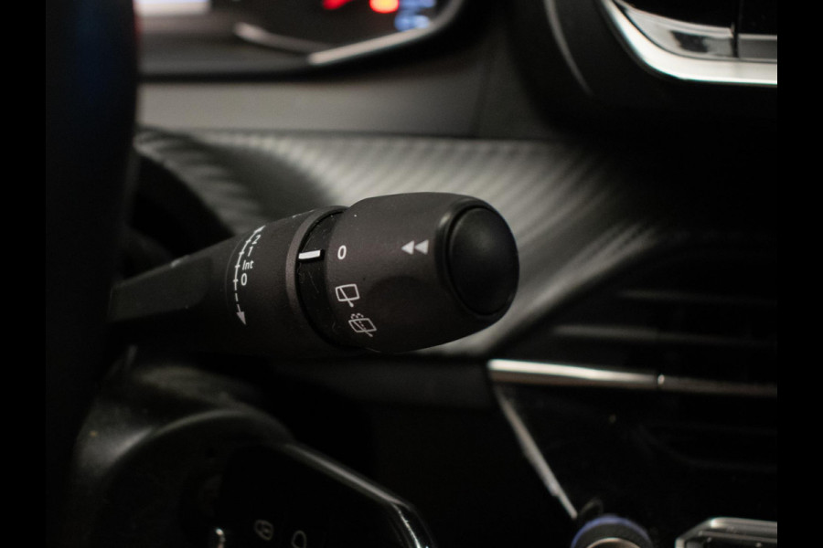 Peugeot 208 1.2 PureTech Blue Lease Active Sport (APPLE CARPLAY,NAVI,CRUISE,LED,PDC,CLIMATE,DAB,SPORTSTOELEN,LM VELGEN,NETTESTAAT)