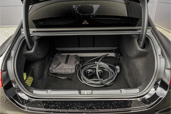 Mercedes-Benz EQE 350+ AMG Line 91 kWh Advanced Plus Burmester Distronic
