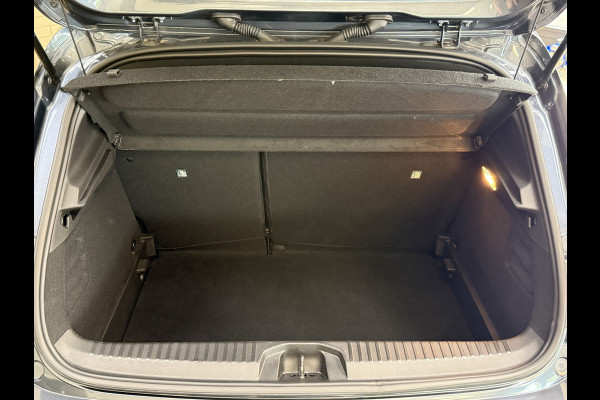 Renault Clio 1.0 TCe Intens | Groot Navi | 360 | ACC | Blindspot | 17" | PDC V+A | Carplay | Dealer onderhouden!