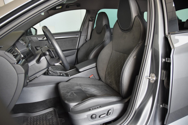 Škoda Superb Combi 1.4 TSI iV Sportline Business- Automaat | Dig. Cockpit | Cruise | Stoel-+Stuurverw. PDC | Camera | App. Connect | ECC | Elek. Klep | LM 18" | 1944