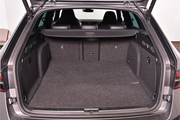 Škoda Superb Combi 1.4 TSI iV Sportline Business- Automaat | Dig. Cockpit | Cruise | Stoel-+Stuurverw. PDC | Camera | App. Connect | ECC | Elek. Klep | LM 18" | 1944