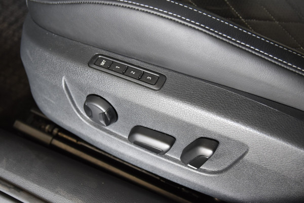 Škoda Superb Combi 1.4 TSI iV Sportline Business- Automaat | Dig. Cockpit | Cruise | Stoel-+Stuurverw. PDC | Camera | App. Connect | ECC | Elek. Klep | LM 18" | 1944
