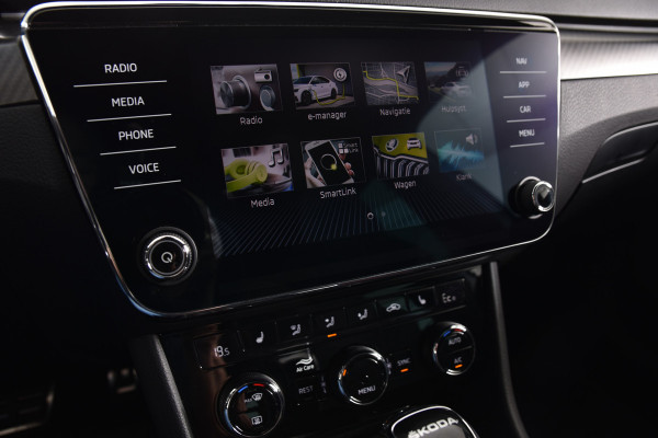 Škoda Superb Combi 1.4 TSI iV Sportline Business- Automaat | Dig. Cockpit | Cruise | Stoel-+Stuurverw. PDC | Camera | App. Connect | ECC | Elek. Klep | LM 18" | 1944