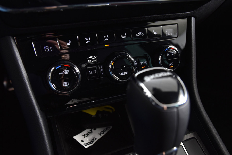 Škoda Superb Combi 1.4 TSI iV Sportline Business- Automaat | Dig. Cockpit | Cruise | Stoel-+Stuurverw. PDC | Camera | App. Connect | ECC | Elek. Klep | LM 18" | 1944