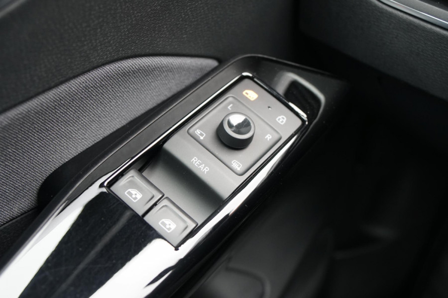 Volkswagen ID.3 City 45 kWh 1e eigenaar *INCL BTW* + Led / Apple Carplay / Sensoren / Sfeerverlichting